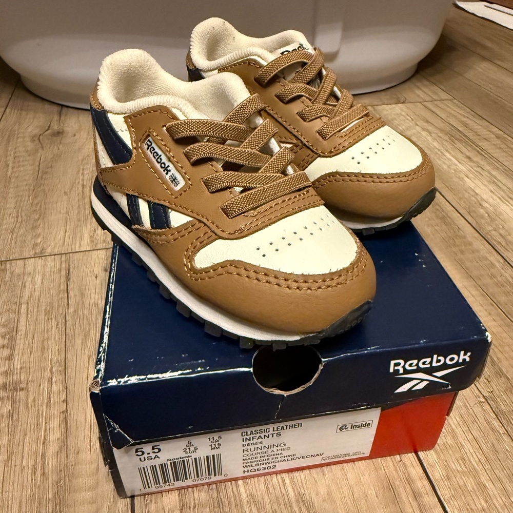 Reebok Brown and Cream Sneakers Classic Design